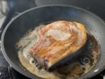 Brandintos Duroc kiaulienos pjausnys su kaulu (chop) - Image 2